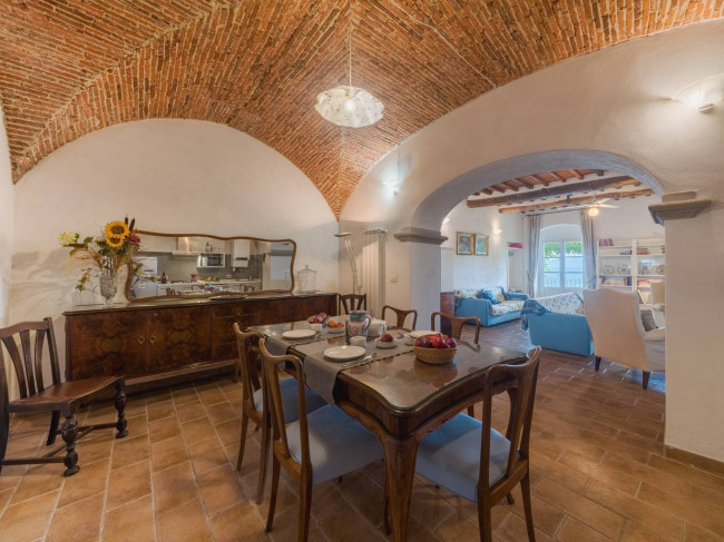 Rustico - Casale in vendita a Camaiore