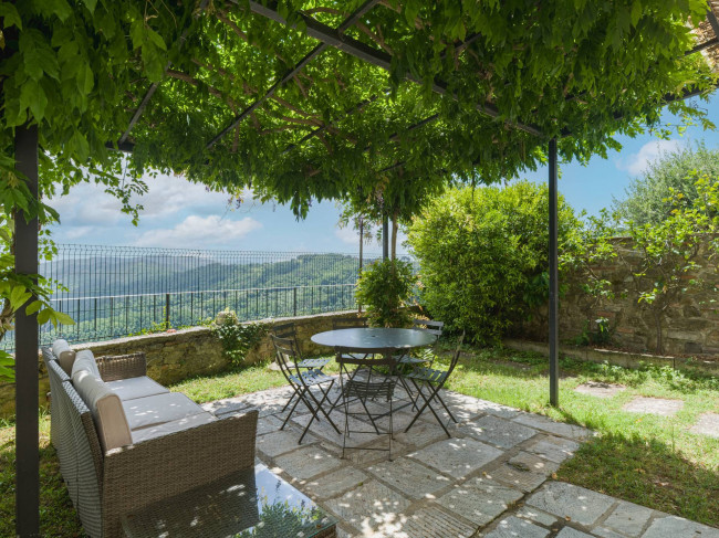 Rustico - Casale in vendita a Camaiore