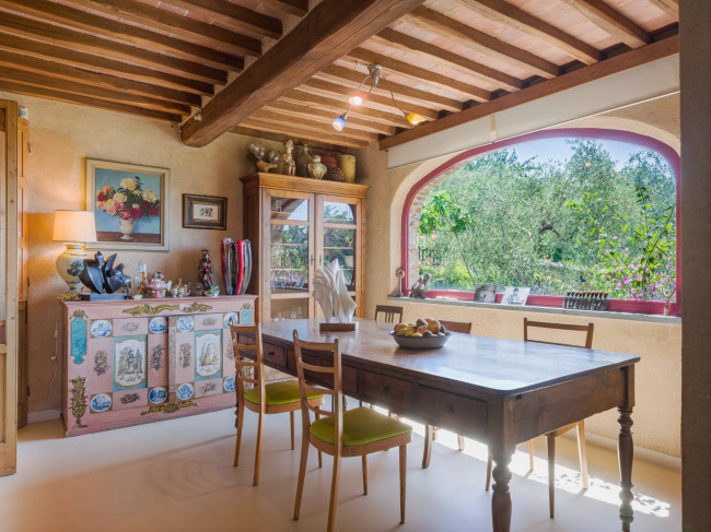 Rustic for sale in Camaiore