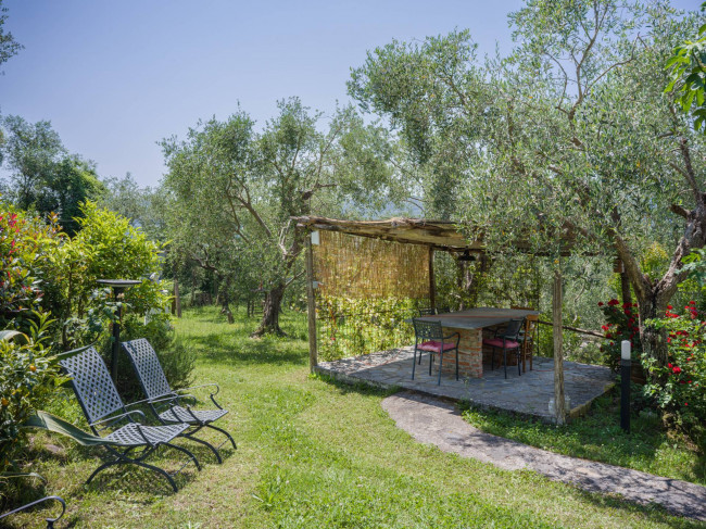 Rustic for sale in Camaiore