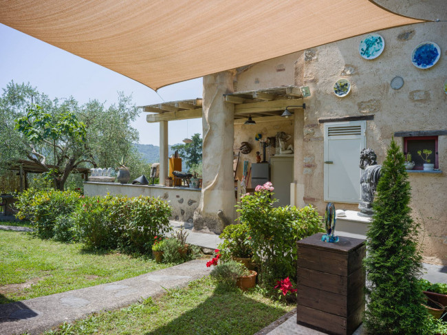 Rustic for sale in Camaiore