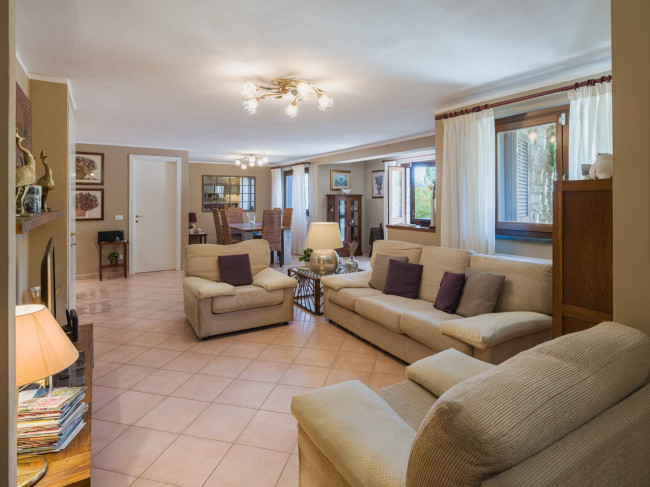 Villa in vendita a Massarosa