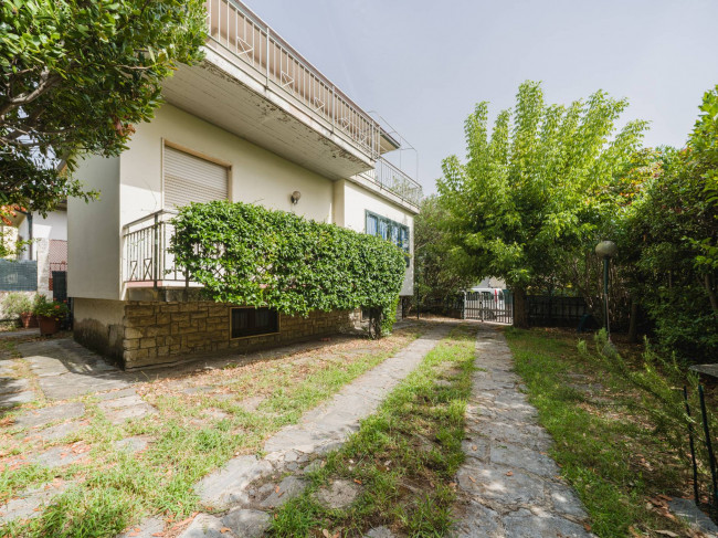 Villette a schiera in vendita a Camaiore
