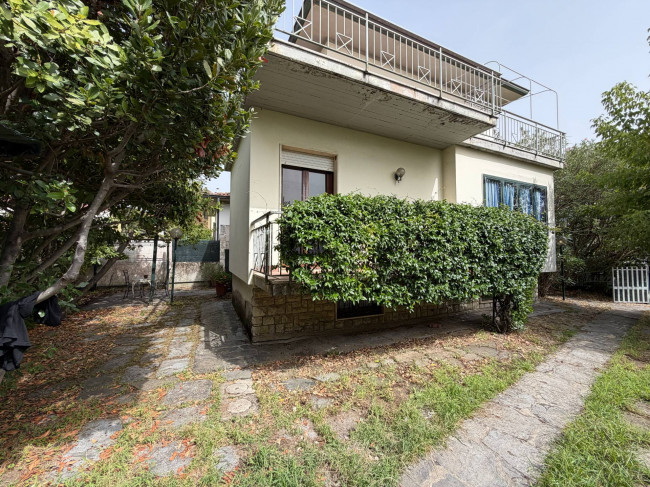 Villette a schiera in vendita a Camaiore