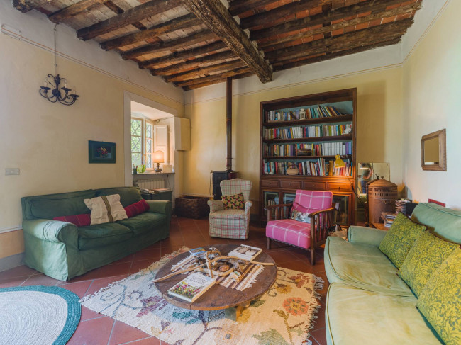 Rustico - Casale in vendita a Camaiore