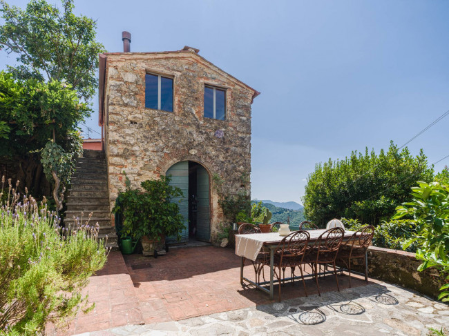 Rustico - Casale in vendita a Camaiore