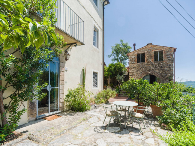 Rustico - Casale in vendita a Camaiore