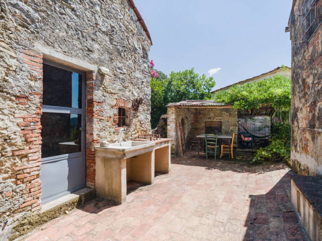 Rustico - Casale in vendita a Camaiore