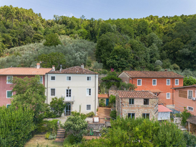 Rustico - Casale in vendita a Camaiore