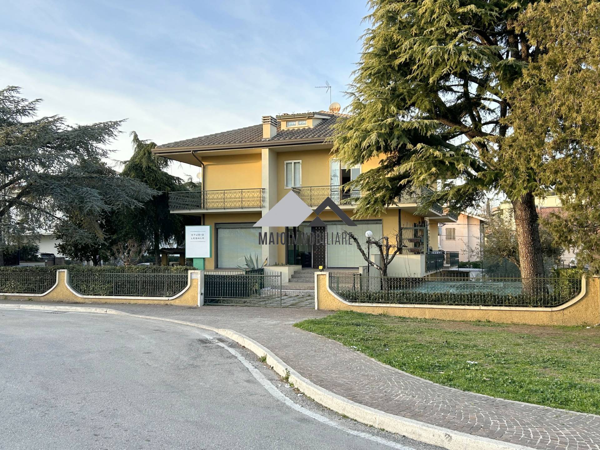 Casa indipendente in Vendita a Pesaro Urbino