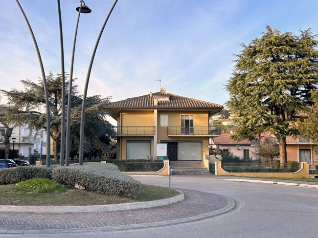 Casa indipendente in vendita a Gabicce Mare (PU)