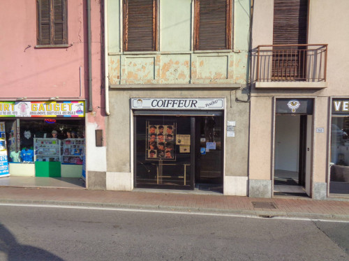 Locale commerciale in Vendita a Cavaria con Premezzo