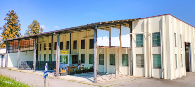 Locale commerciale in Affitto a Jerago con Orago
