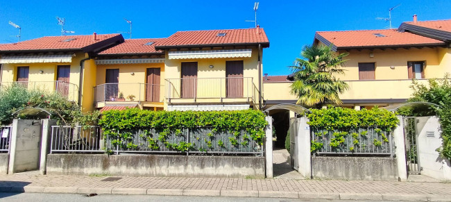 Villette a schiera in vendita a Albizzate