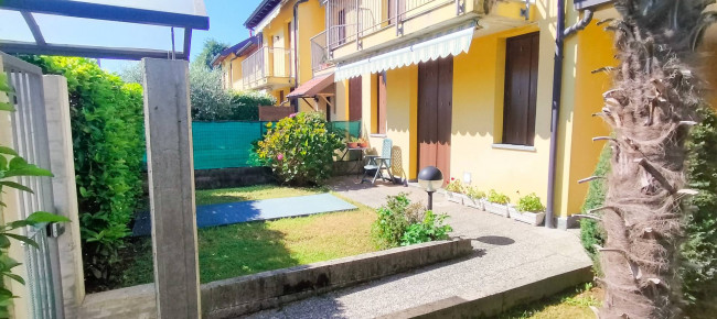 Villette a schiera in vendita a Albizzate