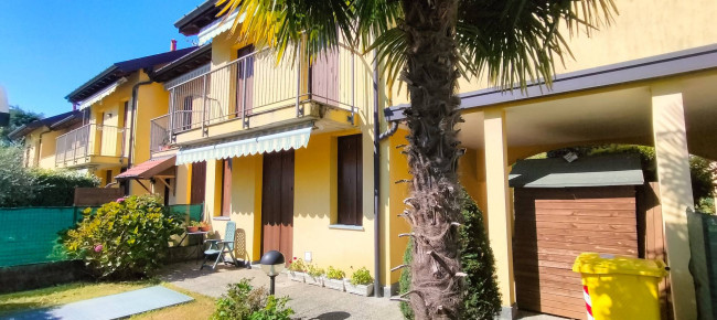 Villette a schiera in vendita a Albizzate