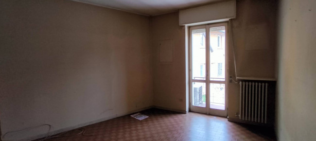 Locale commerciale in vendita a Cavaria con Premezzo