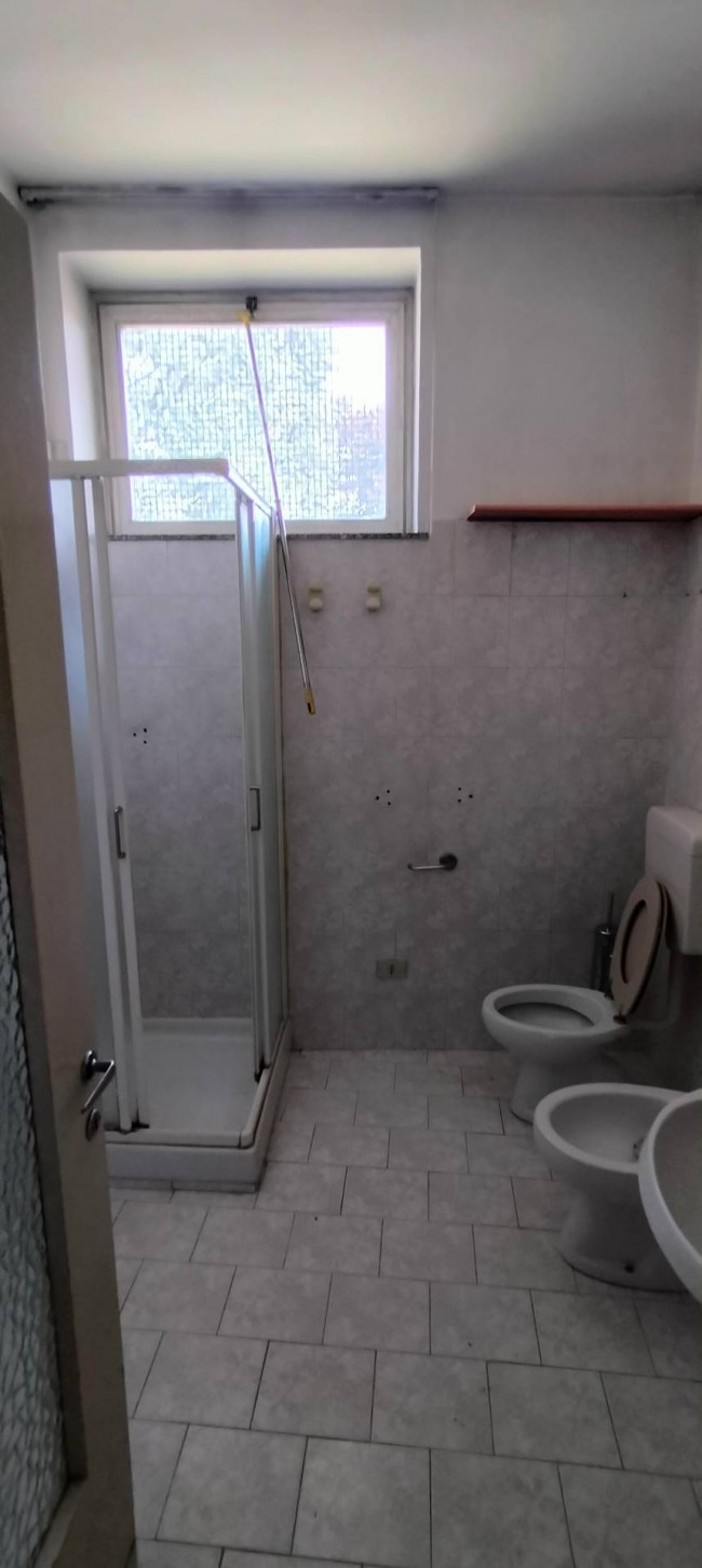 Locale commerciale in vendita a Cavaria con Premezzo