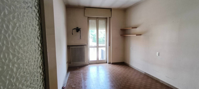 Locale commerciale in vendita a Cavaria con Premezzo