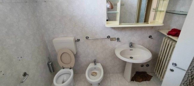 Locale commerciale in vendita a Cavaria con Premezzo