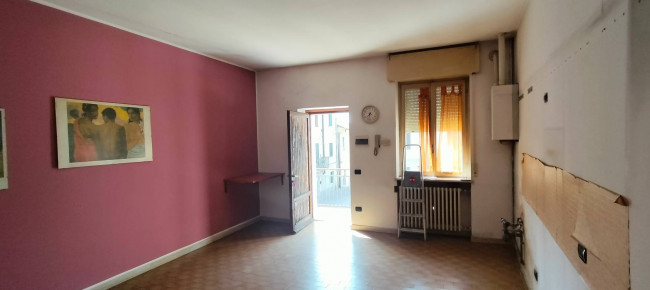 Locale commerciale in vendita a Cavaria con Premezzo