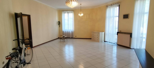 Appartamento in vendita a Jerago con Orago