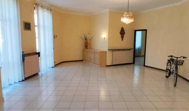 Appartamento in vendita a Jerago con Orago