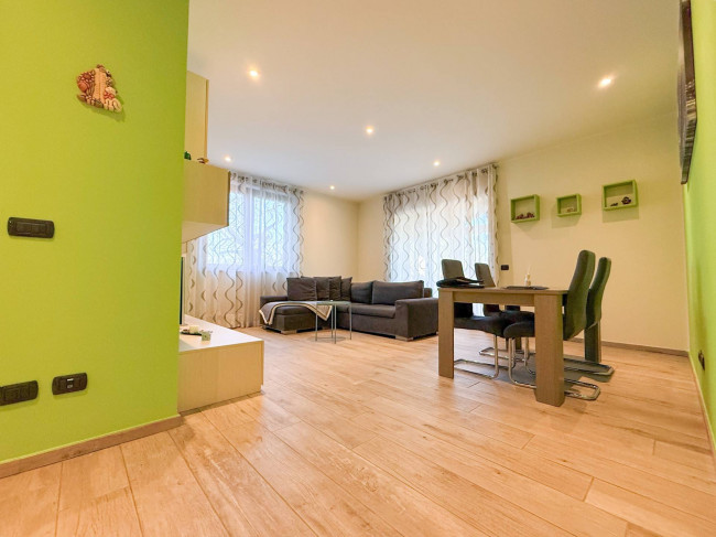 Villa in vendita a Oggiona con Santo Stefano