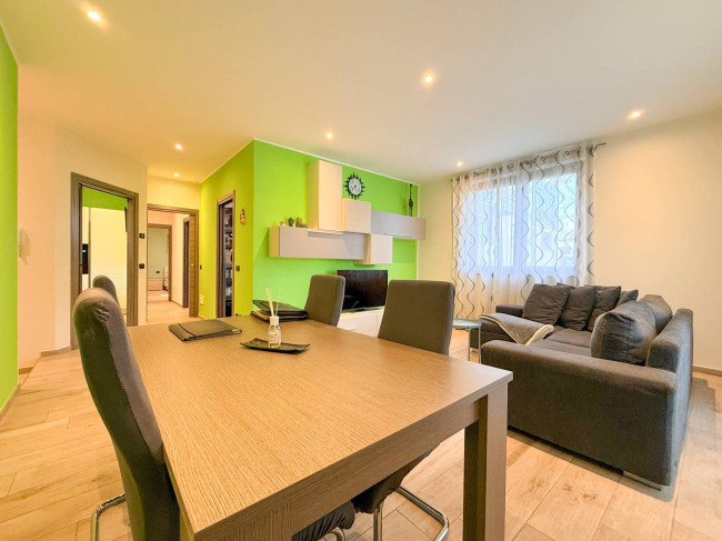 Villa in vendita a Oggiona con Santo Stefano