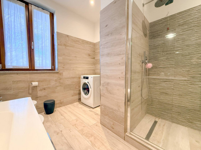 Villa in vendita a Oggiona con Santo Stefano