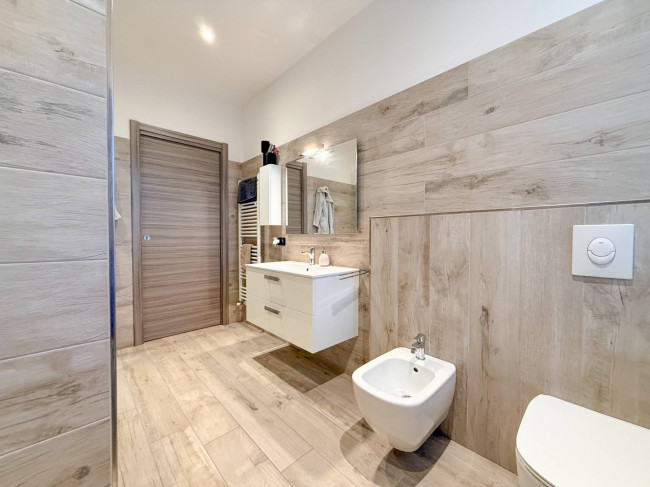 Villa in vendita a Oggiona con Santo Stefano