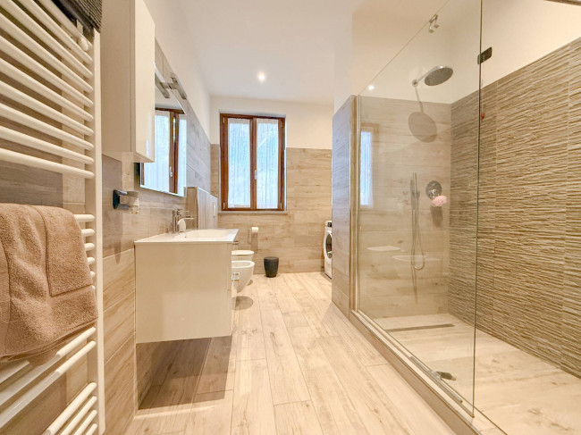 Villa in vendita a Oggiona con Santo Stefano