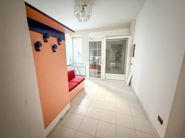 Locale commerciale in vendita a Cavaria con Premezzo