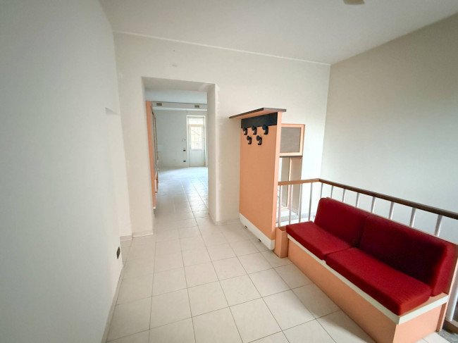 Locale commerciale in vendita a Cavaria con Premezzo