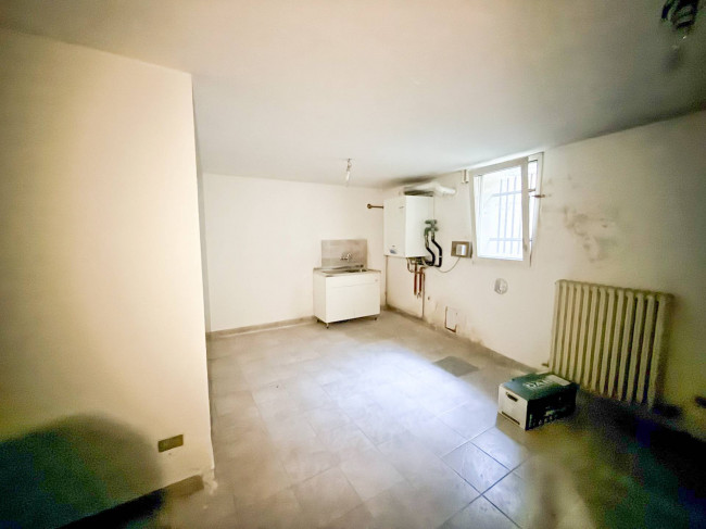 Locale commerciale in vendita a Cavaria con Premezzo