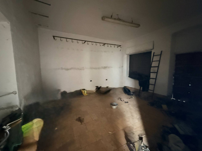 Locale commerciale in vendita a Gallarate