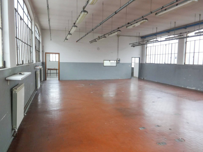 Capannone in affitto a Cavaria con Premezzo