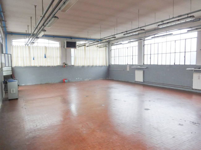 Capannone in affitto a Cavaria con Premezzo