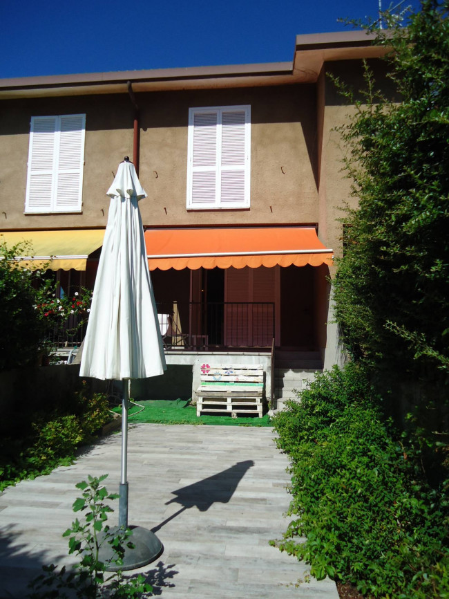 Villette a schiera in Affitto a Bregano