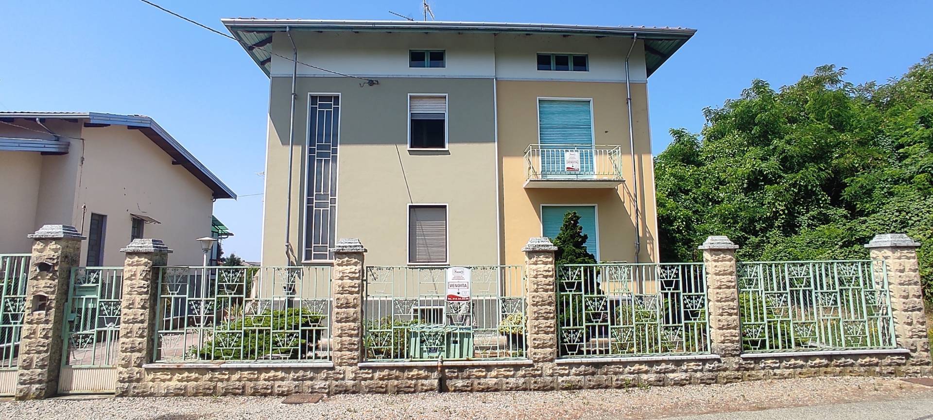 Casa bifamiliare in Vendita a Cossato