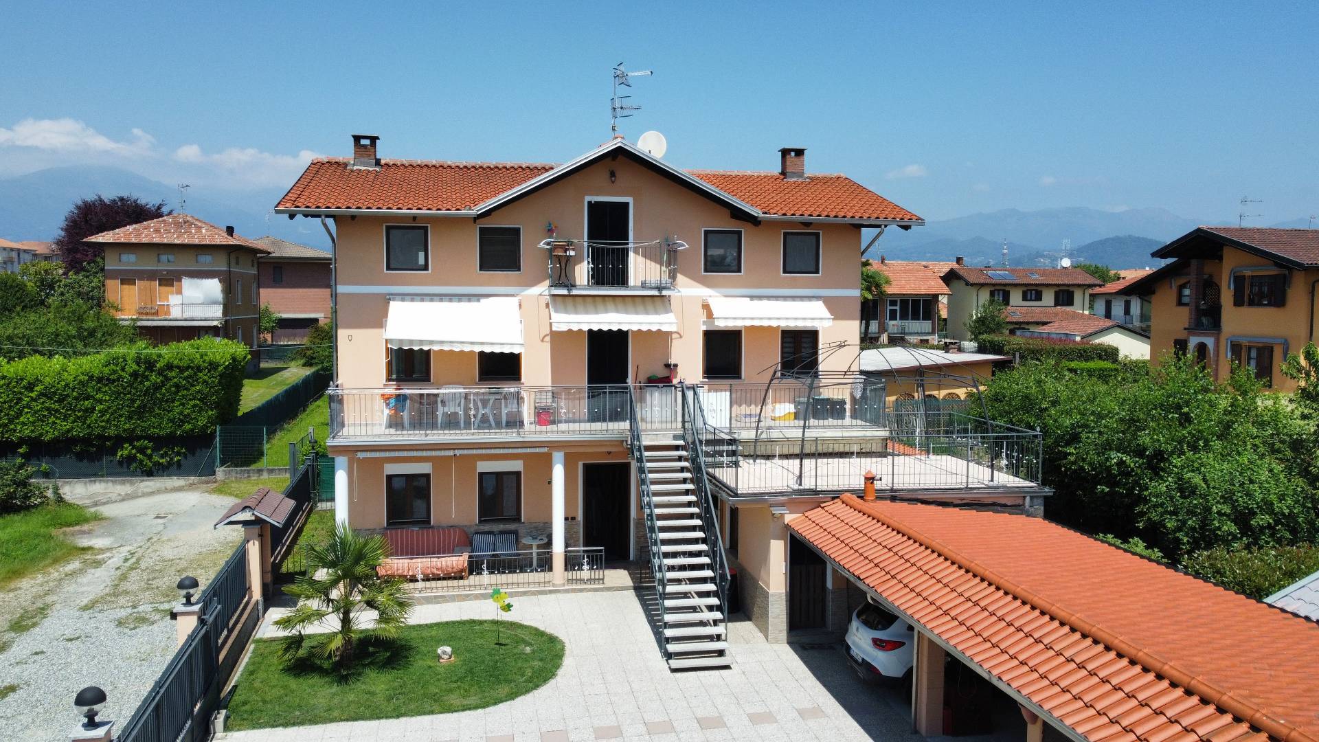 Villa bifamiliare in Vendita a Gaglianico
