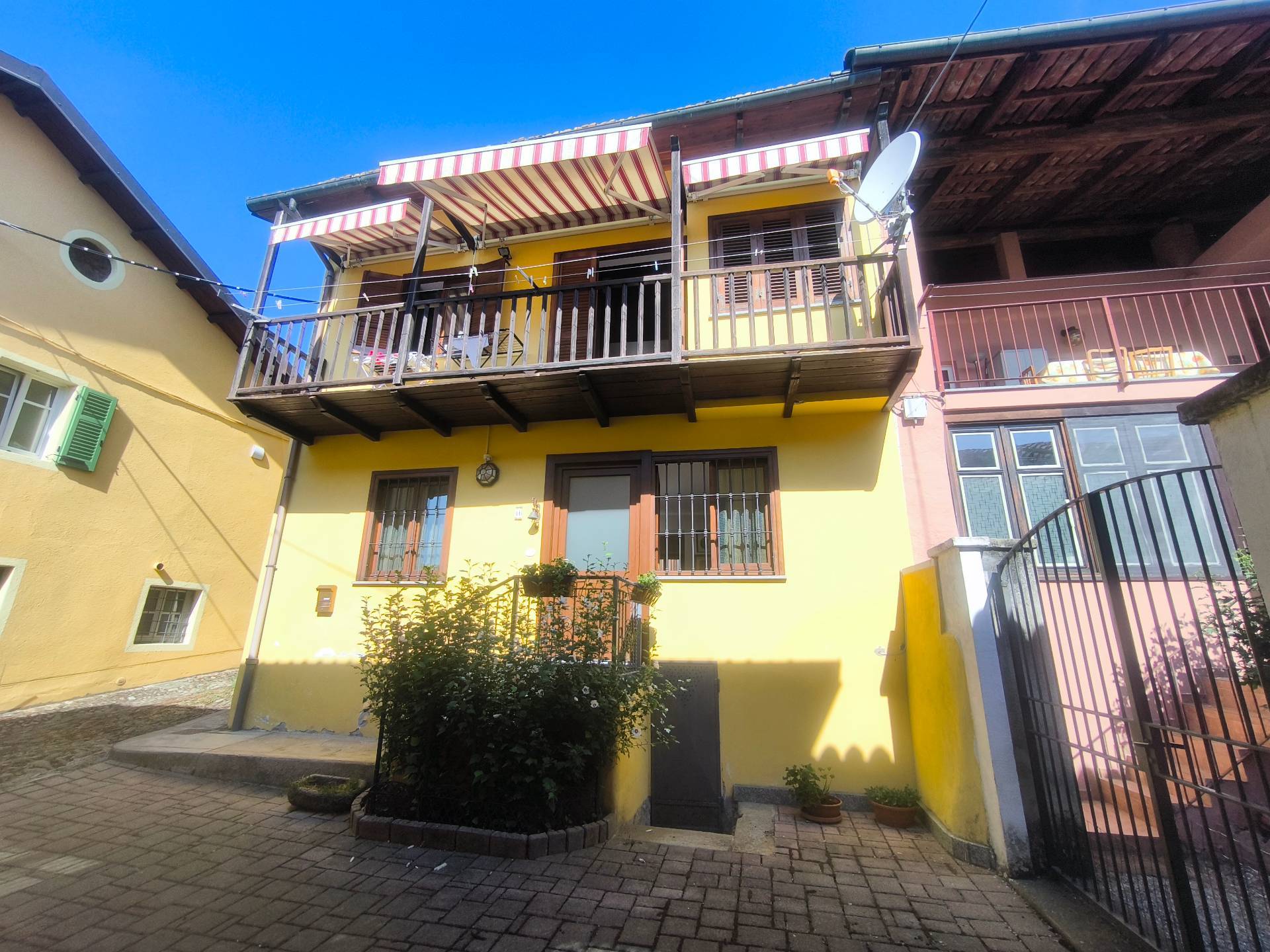 Casa di corte in Vendita a Pollone