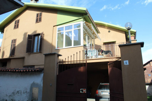 Casa bifamiliare in Vendita a Biella