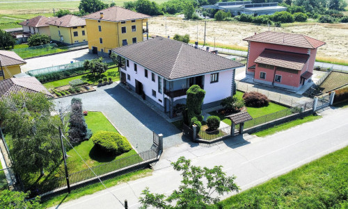Villa in Vendita a Cerrione