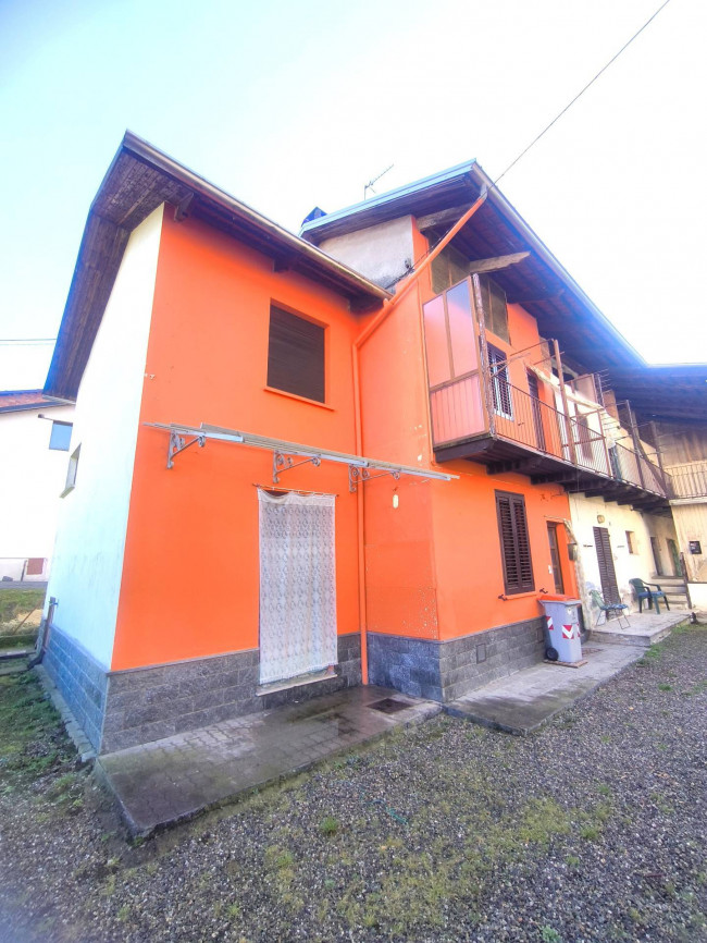 Casa di corte in Vendita a Vigliano Biellese