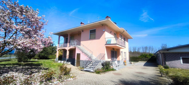 Casa bifamiliare in Vendita a Massazza