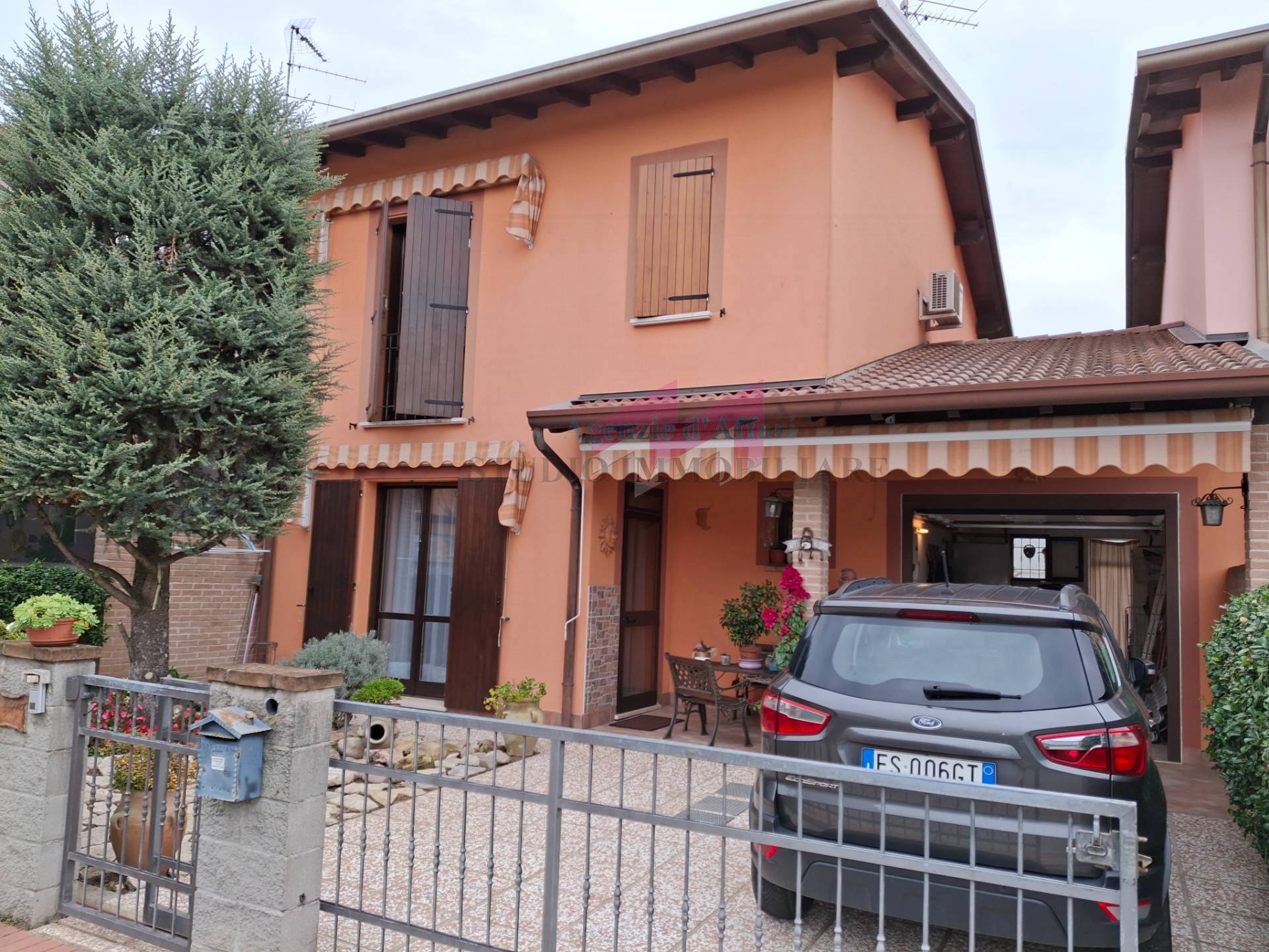 Villa in vendita a Sustinente (MN)