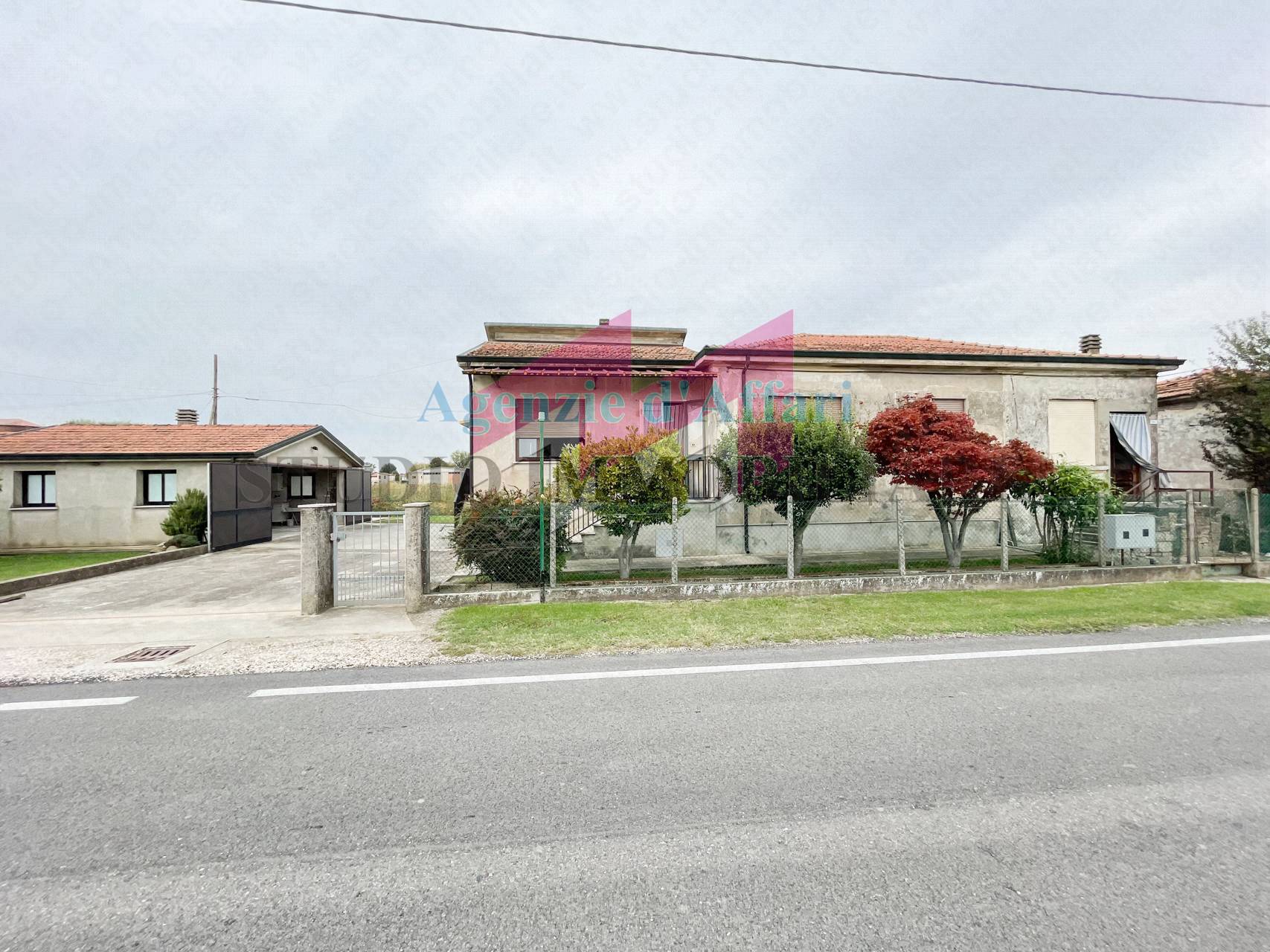 Casa indipendente in vendita a Castelnovo Bariano (RO)