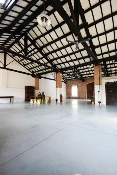 Locale commerciale in affitto a Castelmassa