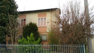 Casa singola in vendita a Serravalle a Po